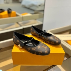 Louis Vuitton Flat Shoes